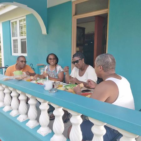 Danglez Bed & Breakfast Bataka Bagian luar foto