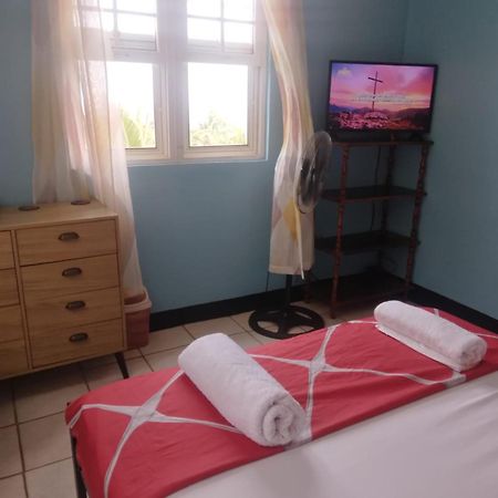 Danglez Bed & Breakfast Bataka Bagian luar foto
