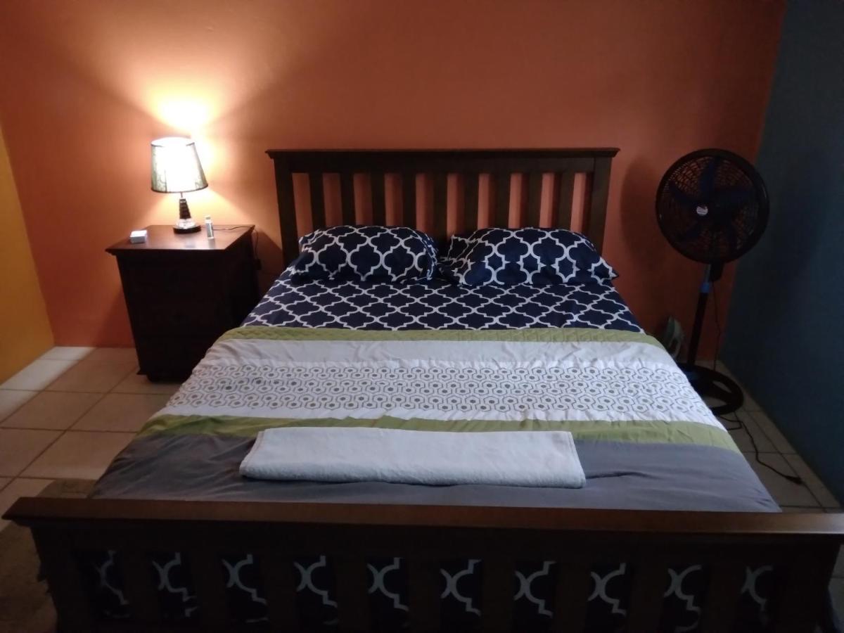 Danglez Bed & Breakfast Bataka Bagian luar foto