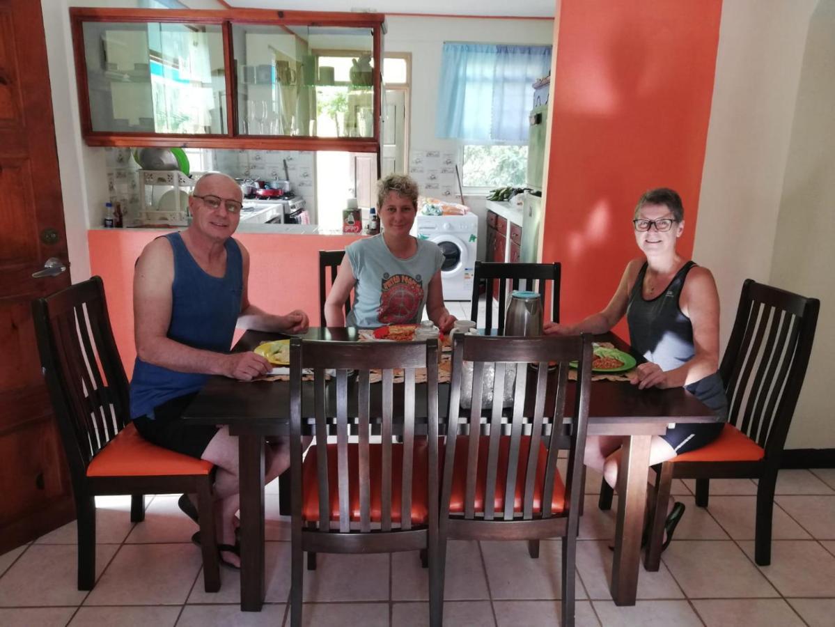 Danglez Bed & Breakfast Bataka Bagian luar foto