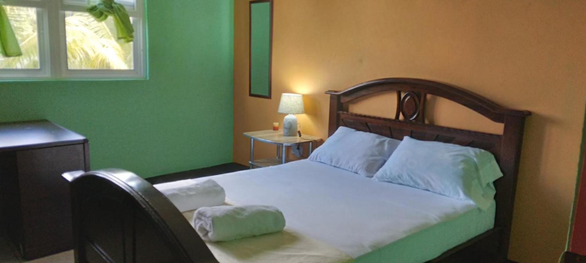 Danglez Bed & Breakfast Bataka Bagian luar foto