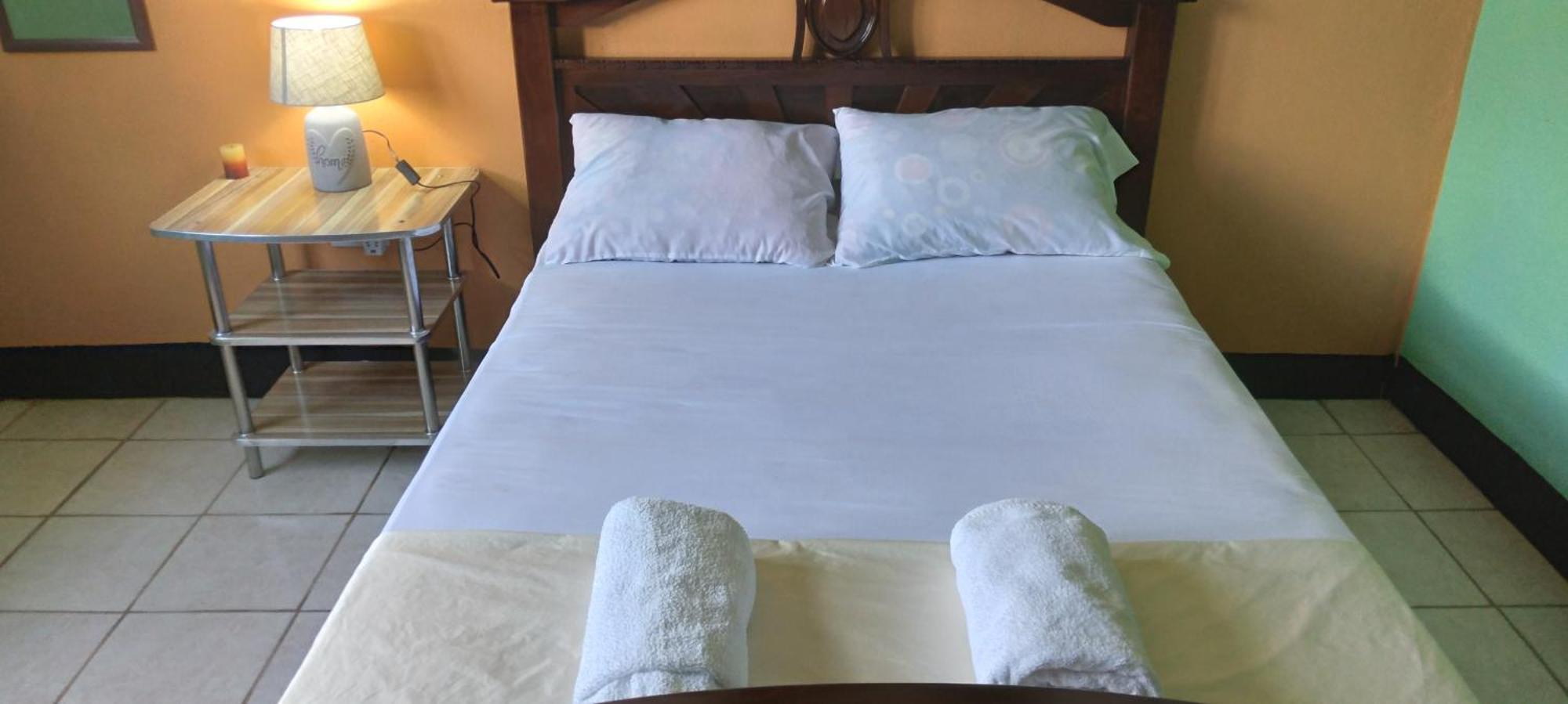 Danglez Bed & Breakfast Bataka Bagian luar foto