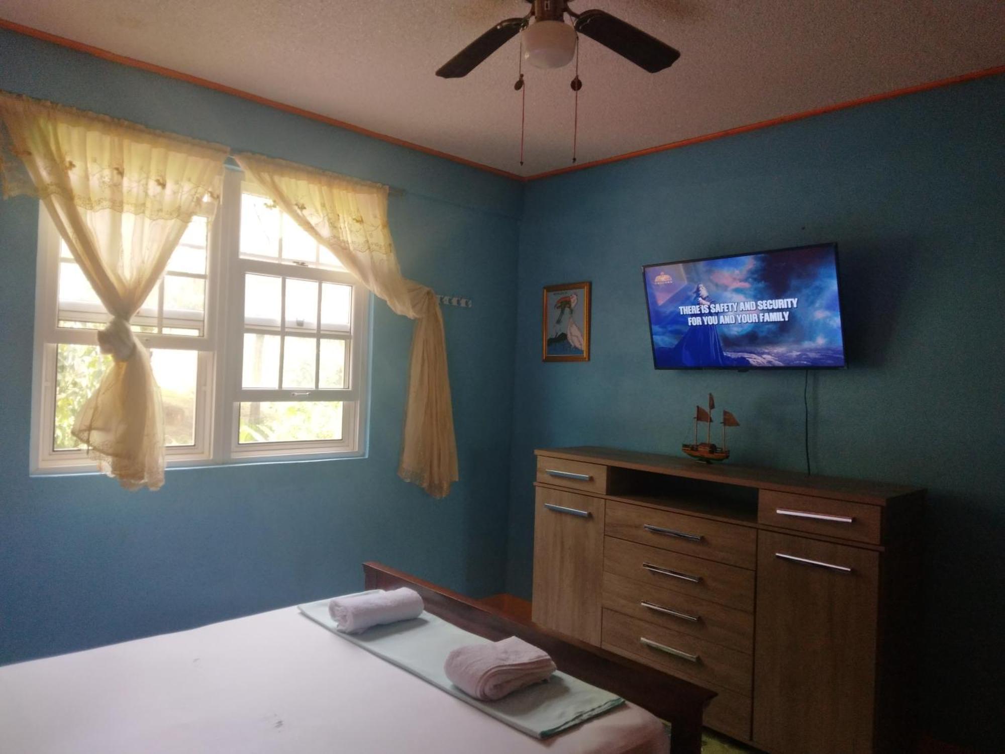 Danglez Bed & Breakfast Bataka Bagian luar foto