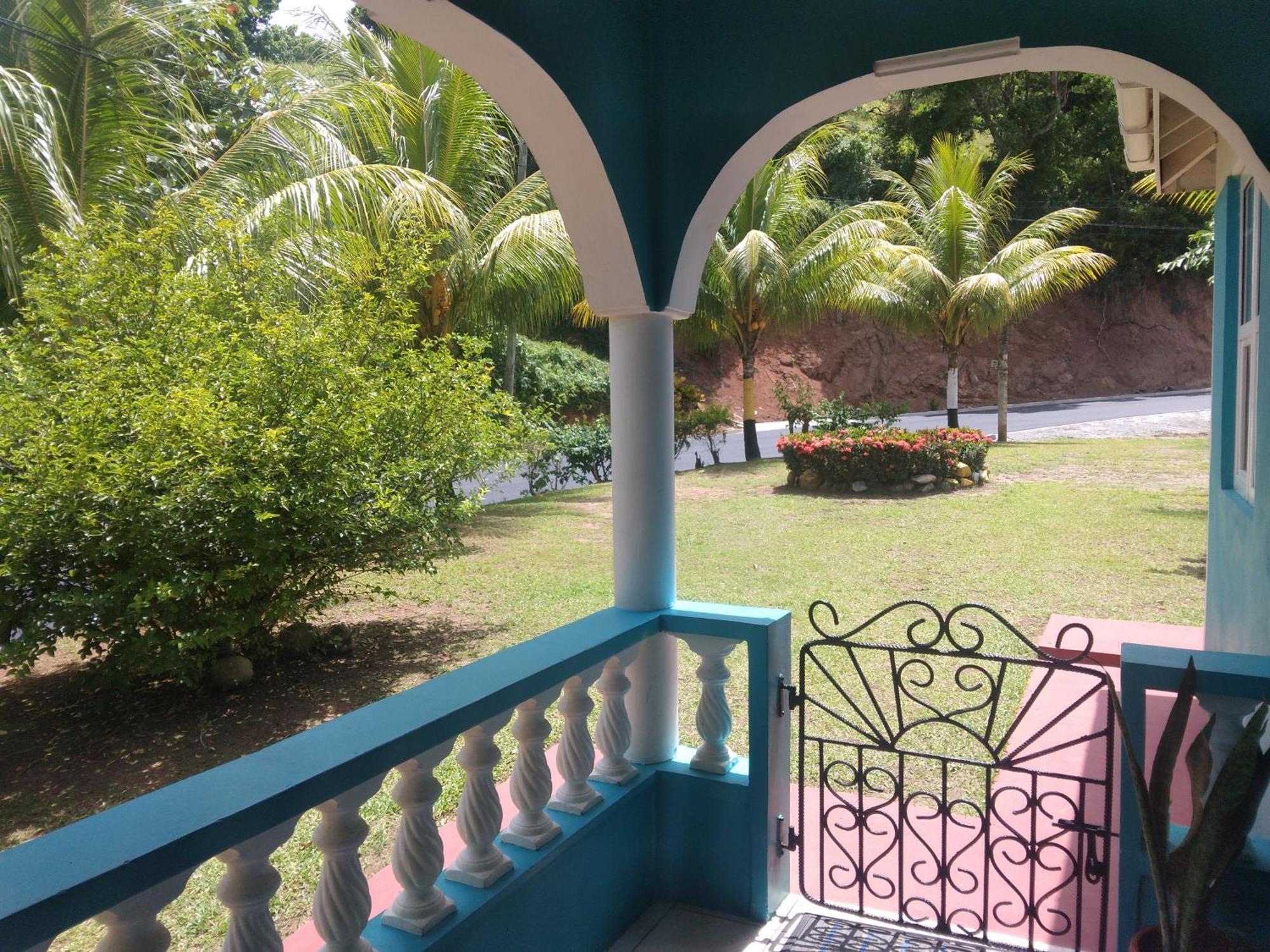 Danglez Bed & Breakfast Bataka Bagian luar foto