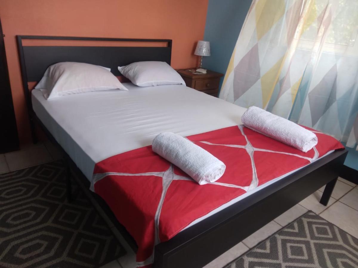 Danglez Bed & Breakfast Bataka Bagian luar foto