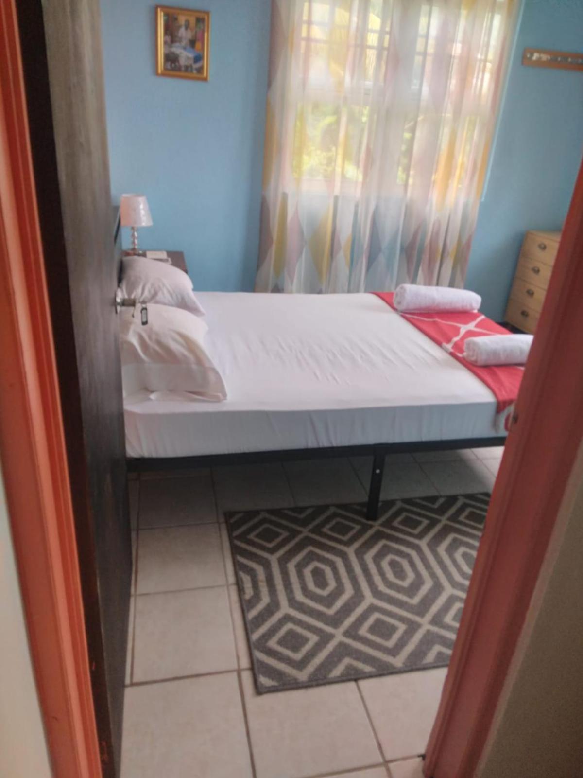 Danglez Bed & Breakfast Bataka Bagian luar foto